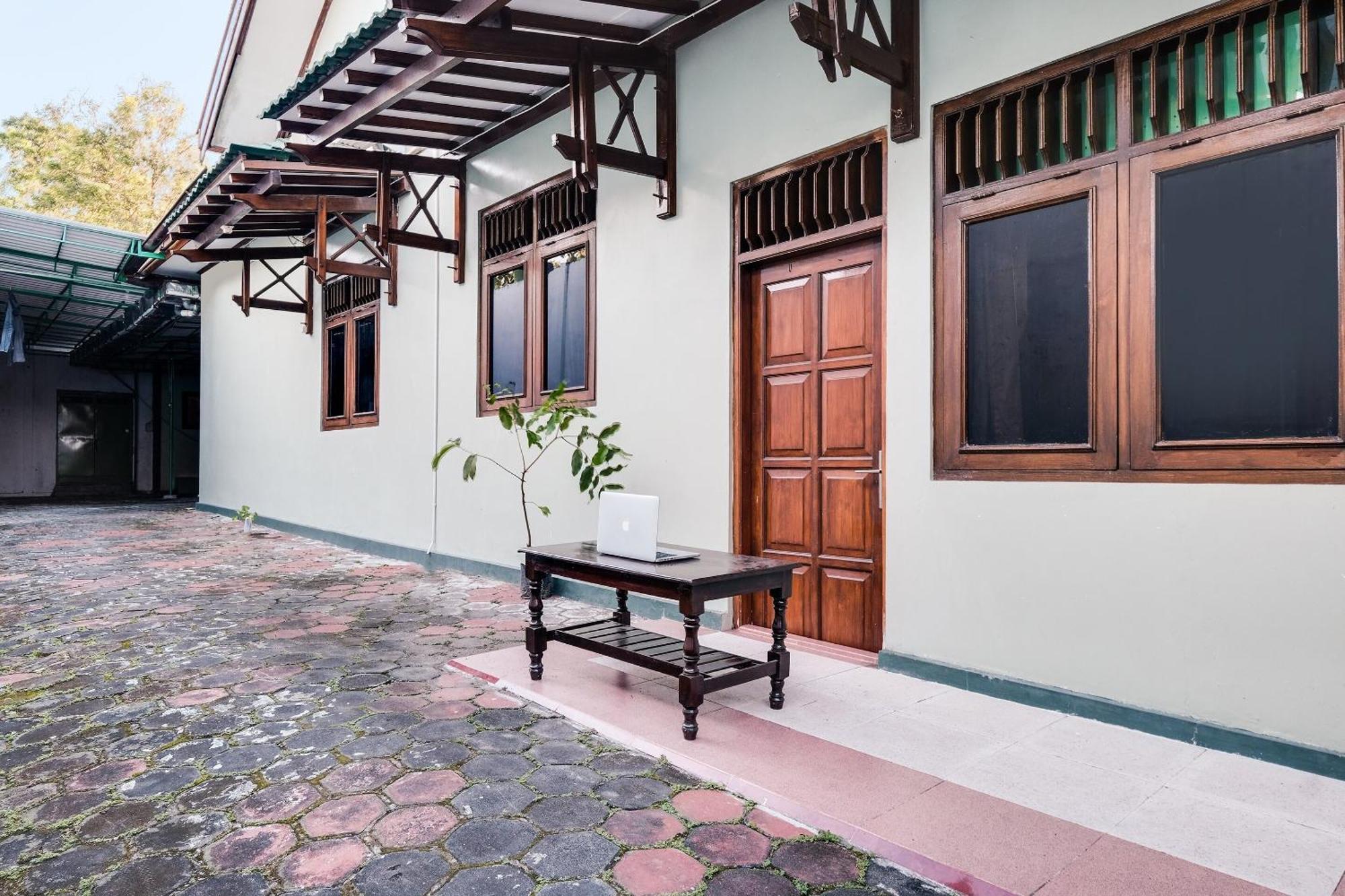 Spot On 92068 Pudja Kesuma Homestay Syariah Yogyakarta Eksteriør billede