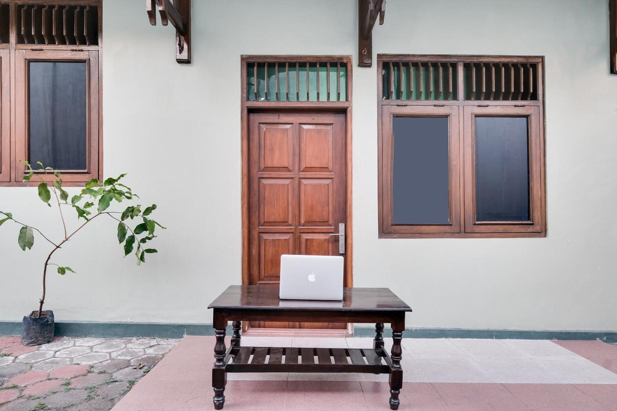 Spot On 92068 Pudja Kesuma Homestay Syariah Yogyakarta Eksteriør billede