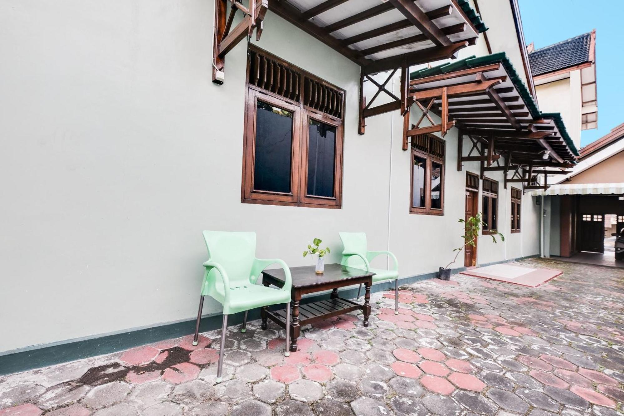 Spot On 92068 Pudja Kesuma Homestay Syariah Yogyakarta Eksteriør billede